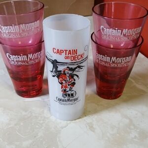 Captain Morgan Dark Pink And White Plastic Drink Set